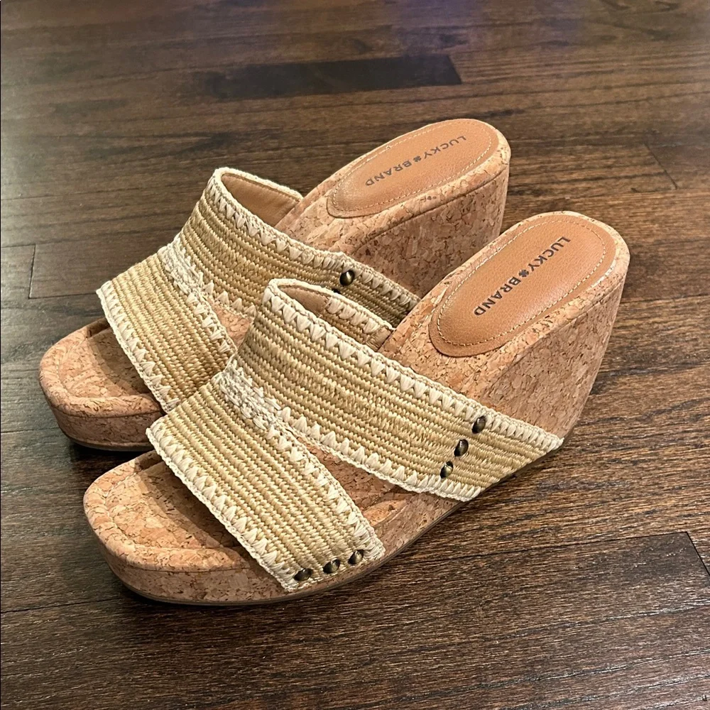 Lucky Brand Women’s Tan Wicker Wedge Sandals Size 9
